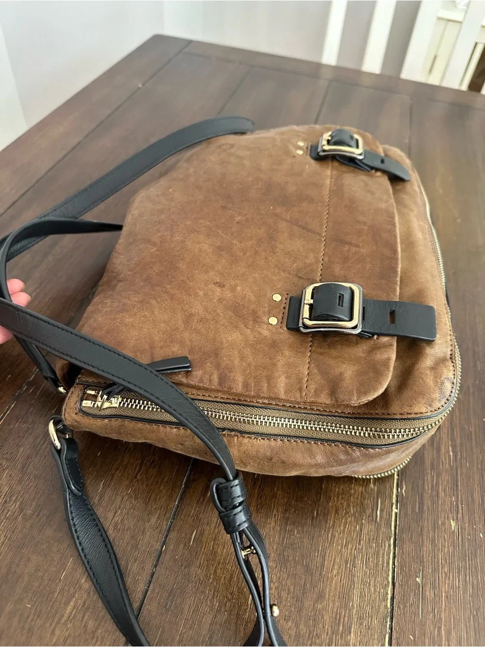 Vince Camuto Zelos flap messenger bag